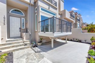 Townhouse, 19455 Riverdale ln, Huntington Beach, CA 92648 - 4