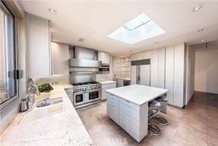 Single Family Residence, 10272 Overhill drive, North Tustin, CA 92705 - 3