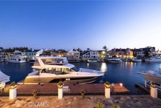 Single Family Residence, 16111 Santa Barbara ln, Huntington Beach, CA 92649 - 31