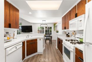 Condominium, 2342 Aspen st, Tustin, CA 92782 - 9