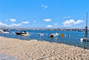 Single Family Residence, 135 Turquoise ave, Newport Beach, CA 92662 - 24