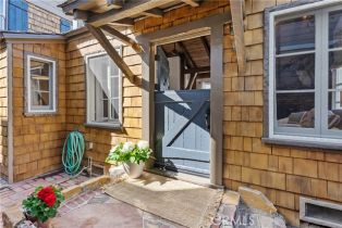 Single Family Residence, 135 Turquoise ave, Newport Beach, CA 92662 - 3