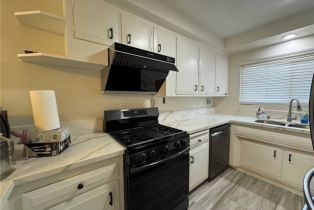 Condominium, 1881 Mitchell AVE, Tustin, CA  Tustin, CA 92780