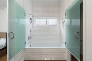 Single Family Residence, 1307 Oxford ln, Newport Beach, CA 92660 - 18