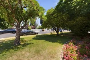 Single Family Residence, 23308 Friar st, Woodland Hills, CA 91367 - 12