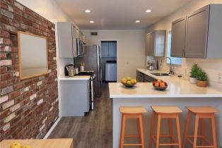 Single Family Residence, 23308 Friar st, Woodland Hills, CA 91367 - 4