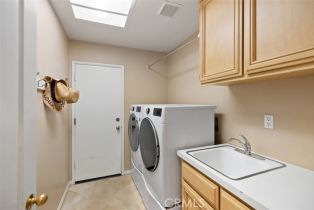 Single Family Residence, 9131 Santiago dr, Huntington Beach, CA 92646 - 10