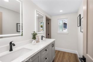 Single Family Residence, 9802 Effingham drive, Huntington Beach, CA 92646 - 39