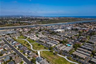 Single Family Residence, 9802 Effingham drive, Huntington Beach, CA 92646 - 51