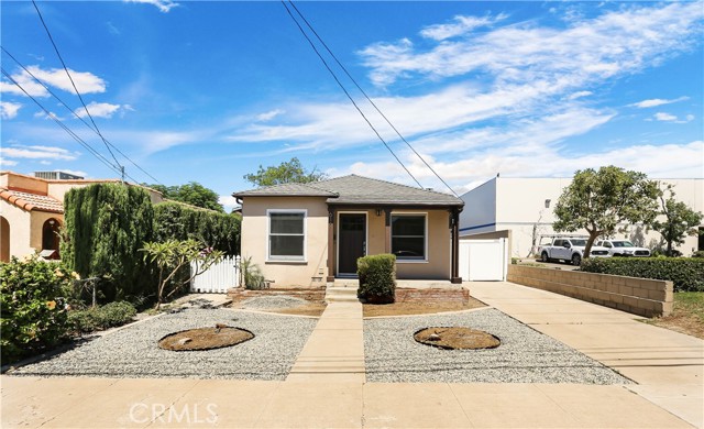 Single Family Residence, 611 Walnut ave, Orange, CA 92868 - 1