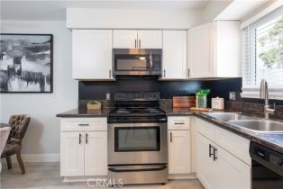 Single Family Residence, 19847 Coventry ln, Huntington Beach, CA 92646 - 4