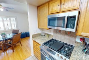 Condominium, 8866 Tulare dr, Huntington Beach, CA 92646 - 4