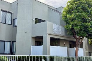 Condominium, 17661 Sergio CIR, Huntington Beach, CA  Huntington Beach, CA 92647