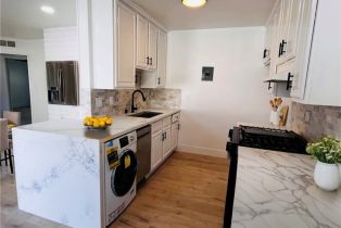 Residential Income, 17082 Emerald ln, Huntington Beach, CA 92647 - 5