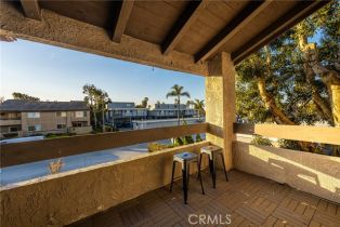 Condominium, 16927 Bluewater ln, Huntington Beach, CA 92649 - 9