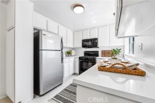 Condominium, 18051 Wakefield ln, Huntington Beach, CA 92648 - 18