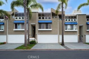 Condominium, 16061 Surprise ln, Huntington Beach, CA 92649 - 2