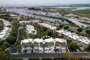 Condominium, 16061 Surprise LN, Huntington Beach, CA  Huntington Beach, CA 92649