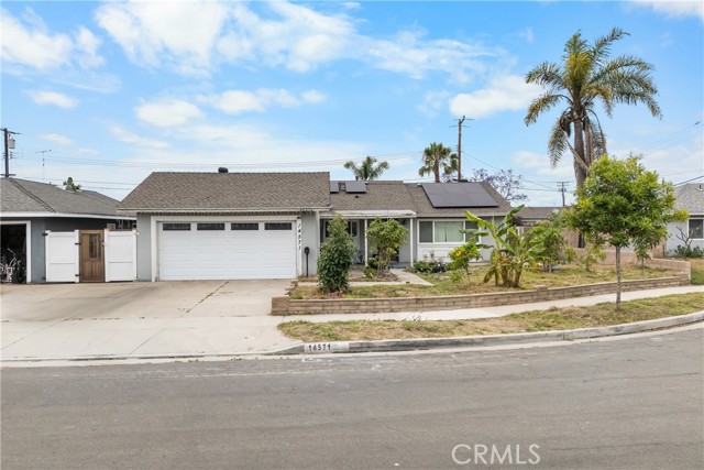 Single Family Residence, 14571 Yucca cir, Huntington Beach, CA 92647 - 1