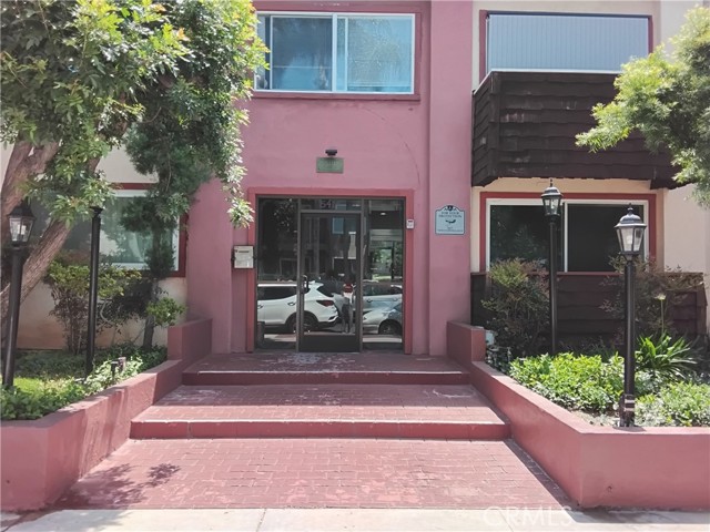 Condominium, 5414 Newcastle ave, Encino, CA 91316 - 1