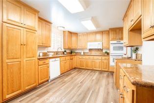 Single Family Residence, 6772 Rook dr, Huntington Beach, CA 92647 - 10