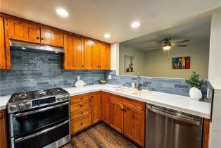 Condominium, 18602 creek lane, Huntington Beach, CA 92648 - 10