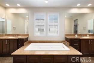 Condominium, 8356 Noelle dr, Huntington Beach, CA 92646 - 4