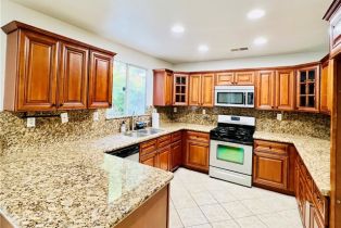 Single Family Residence, 2975 Lombardy ln, Corona, CA 92881 - 13