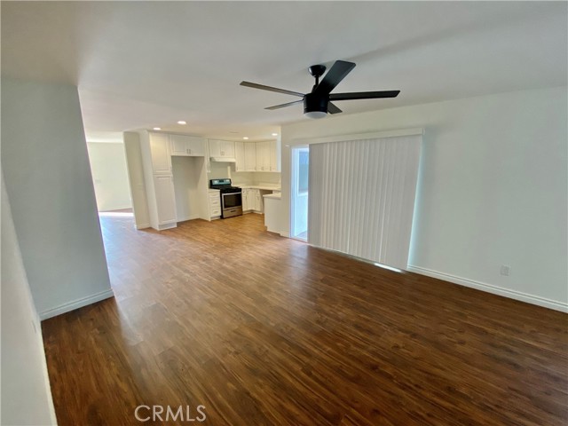 Single Family Residence, 18042 Westlake cir, Huntington Beach, CA 92648 - 1