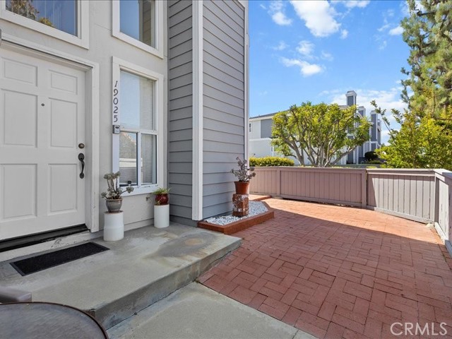 Condominium, 19025 Windridge ln, Huntington Beach, CA 92646 - 1