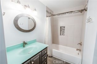 Condominium, 16528 Le Grande ln, Huntington Beach, CA 92649 - 16