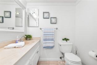 Condominium, 9705 Port Royal cir, Huntington Beach, CA 92646 - 17