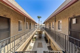 Residential Income, 905 Cherry ave, Long Beach, CA 90813 - 7