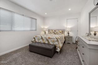 Single Family Residence, 23952 Oxnard st, Woodland Hills, CA 91367 - 12