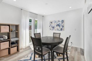 Single Family Residence, 23952 Oxnard st, Woodland Hills, CA 91367 - 4