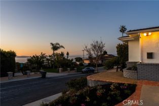 Single Family Residence, 410 Via Mesa Grande, Redondo Beach, CA 90277 - 37