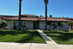 Residential Income, 402 Fairway dr, Orange, CA 92866 - 2