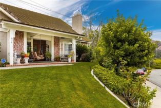Single Family Residence, 676 PATHFINDER TRAIL, Anaheim Hills, CA 92807 - 5