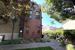 Condominium, 561  W Maple AVE, CA  , CA 92868