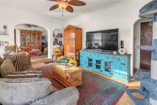 Single Family Residence, 2709 Gale ave, Long Beach, CA 90810 - 5