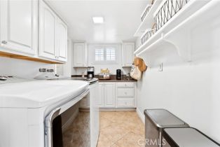 Single Family Residence, 205 4th street, Seal Beach, CA 90740 - 11