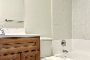 Condominium, 700 W La Veta #A4, Orange, CA 92868 - 8