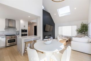 Single Family Residence, 411 Iris ave, Corona Del Mar, CA 92625 - 3