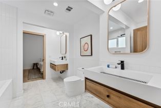 Single Family Residence, 3947 Sumac dr, Sherman Oaks, CA 91403 - 31