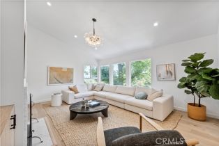 Single Family Residence, 3947 Sumac dr, Sherman Oaks, CA 91403 - 4