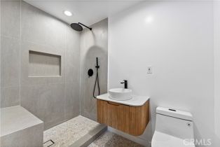 Single Family Residence, 3947 Sumac dr, Sherman Oaks, CA 91403 - 40