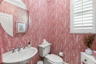 Single Family Residence, 253 Tulip Tree, Orange, CA 92865 - 10