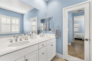 Single Family Residence, 253 Tulip Tree, Orange, CA 92865 - 20