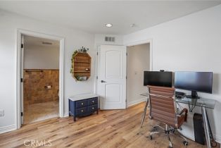 Condominium, 14702 Magnolia blvd, Sherman Oaks, CA 91403 - 37