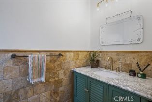 Condominium, 14702 Magnolia blvd, Sherman Oaks, CA 91403 - 5